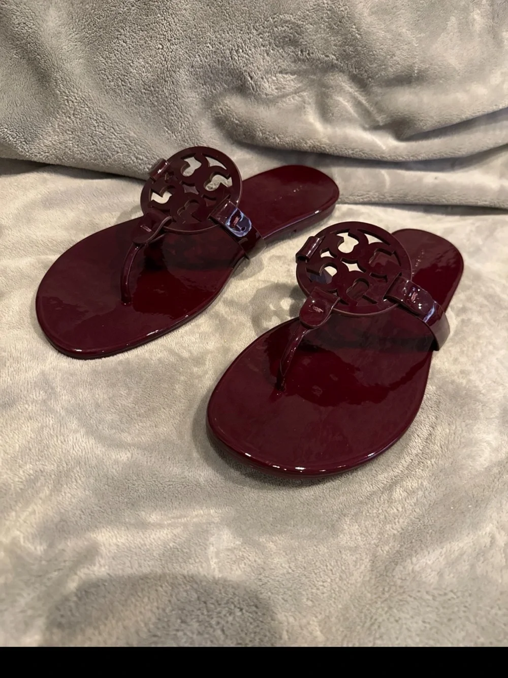 Tory Burch Patent Thong Sandals in Burgundy